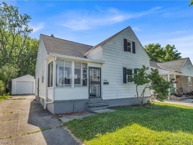 5535 Oakwood Avenue, Maple Heights, OH 44137 Photo 2