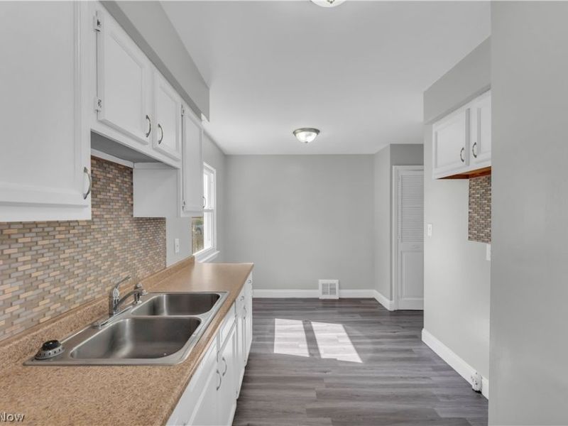5535 Oakwood Avenue, Maple Heights, OH 44137 Photo 6