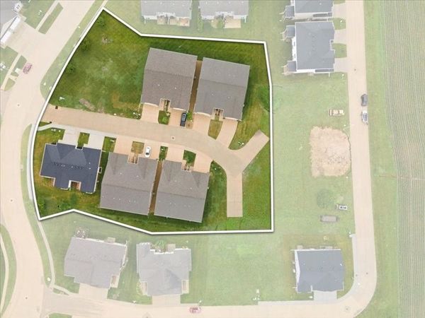 Waterview Drive SW, Cedar Rapids, IA 25404