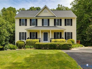 1013 Amber Meadows Place , Ampthill, VA 23114