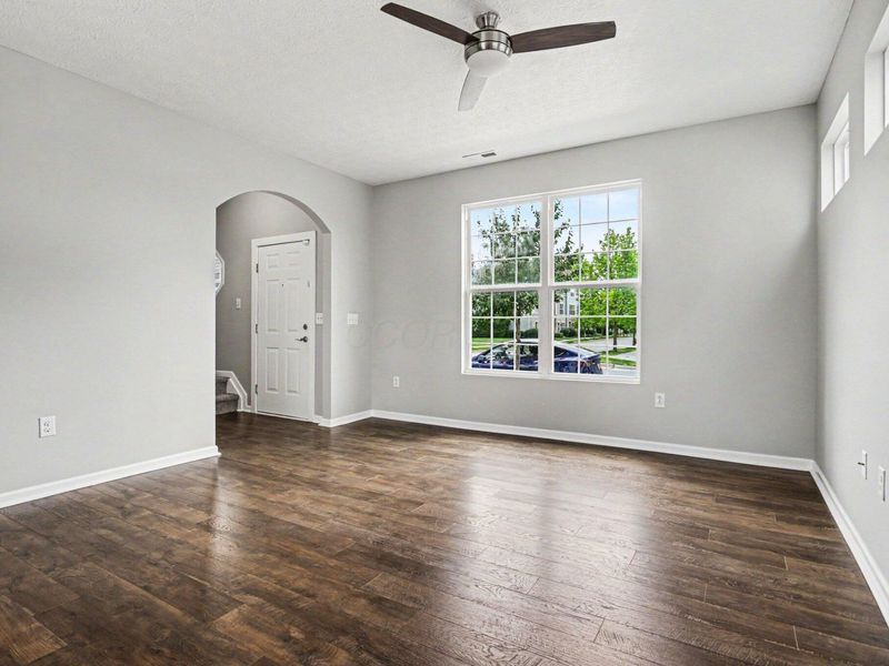 5458 Spring River Avenue , Dublin, OH 43016 Photo 6