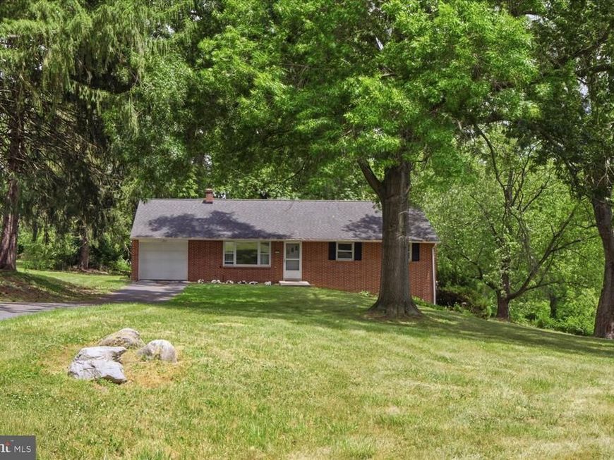 329 Fairview Drive, Lititz, PA 17543 Main Photo