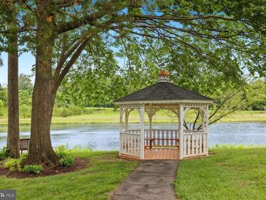 25320 LAKE MIST SQUARE, Unit 201, CHANTILLY, VA 20152