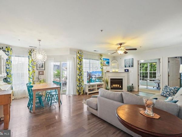 25320 LAKE MIST SQUARE, Unit 201, CHANTILLY, VA 20152
