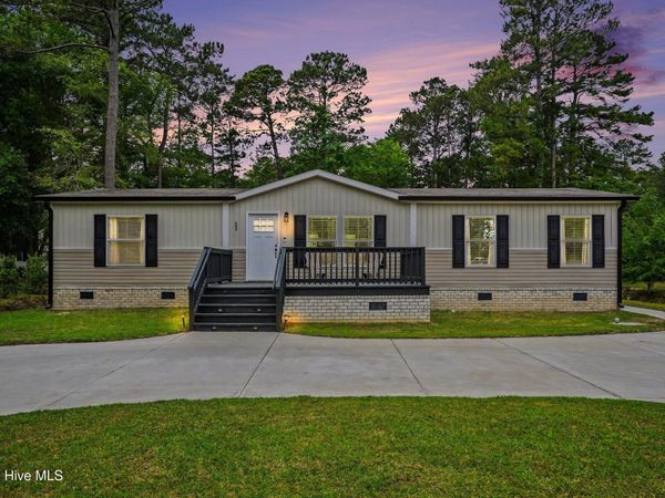 335 Ridgewood Drive NW, Calabash, NC 28467