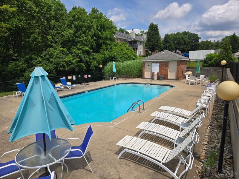 9325 Winton Road, Unit 6, Cincinnati, OH 45231 Photo 2