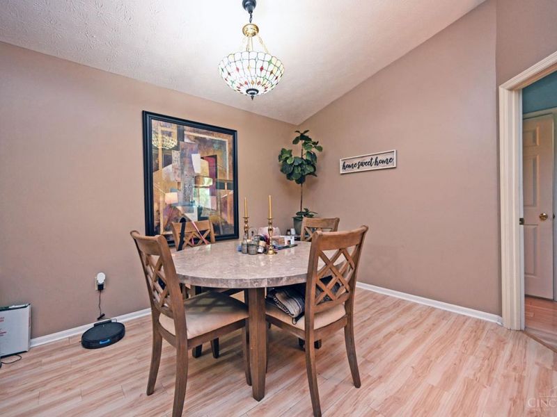9325 Winton Road, Unit 6, Cincinnati, OH 45231 Photo 5