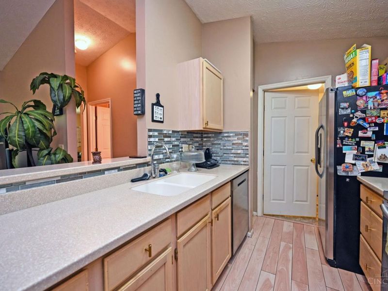 9325 Winton Road, Unit 6, Cincinnati, OH 45231 Photo 6