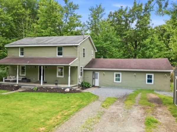 4313 Mapleton St, Jamestown, PA 16134
