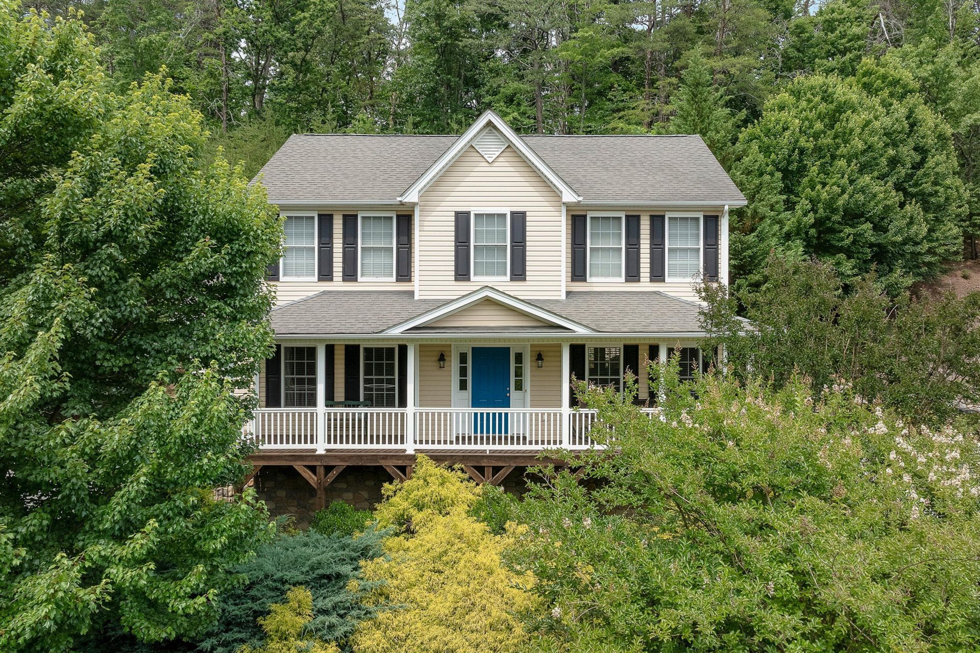 1224 Coronado Dr , Salem, VA 24153 Main Photo
