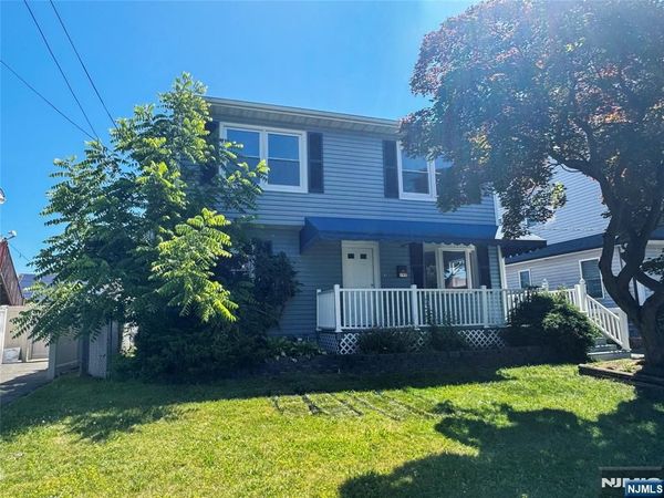 192 6th Street, SADDLE BROOK, NJ 07663