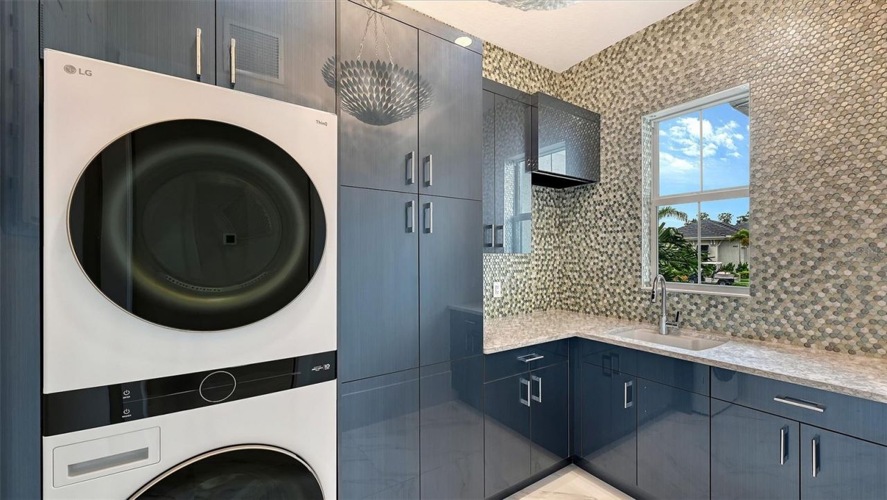 1046 Blue Shell Loop, Sarasota, FL 34240 Photo