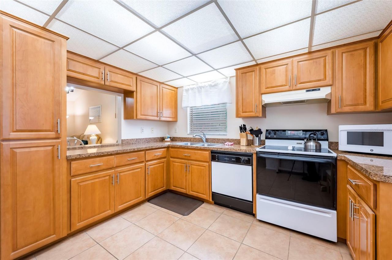 4807 Village Gardens Drive, Unit 104, Sarasota, FL 34234 Photo