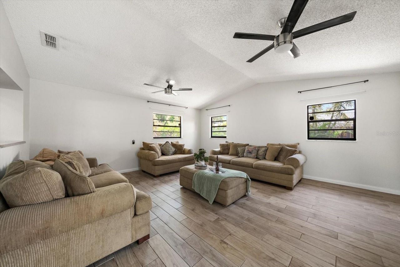 4286 Tarpon Drive Se, Saint Petersburg, FL 33705 Photo