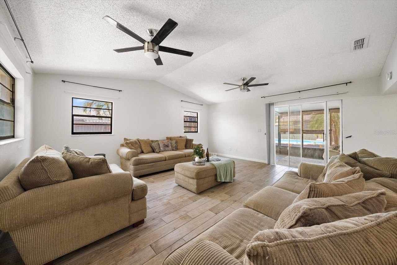 4286 Tarpon Drive Se, Saint Petersburg, FL 33705 Photo