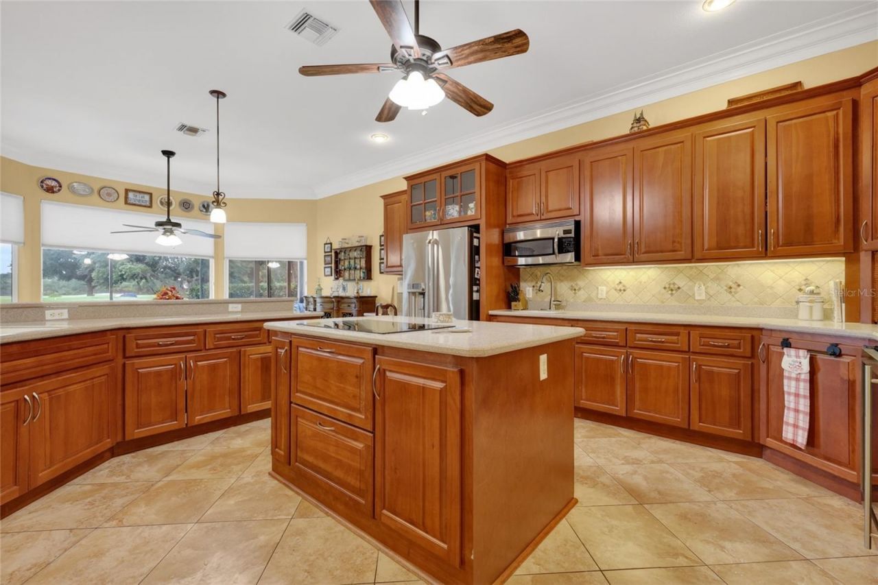 1920 Edgewater Drive , Mount Dora, FL 32757 Photo