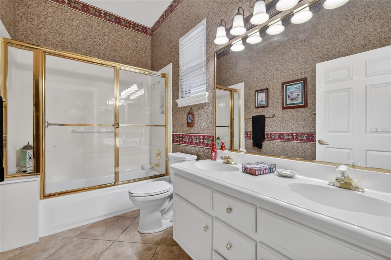 1920 Edgewater Drive , Mount Dora, FL 32757 Photo