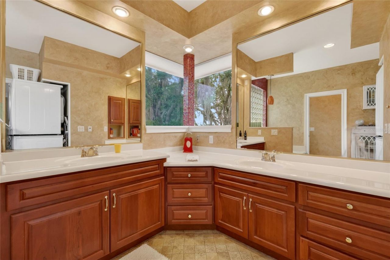 1920 Edgewater Drive , Mount Dora, FL 32757 Photo