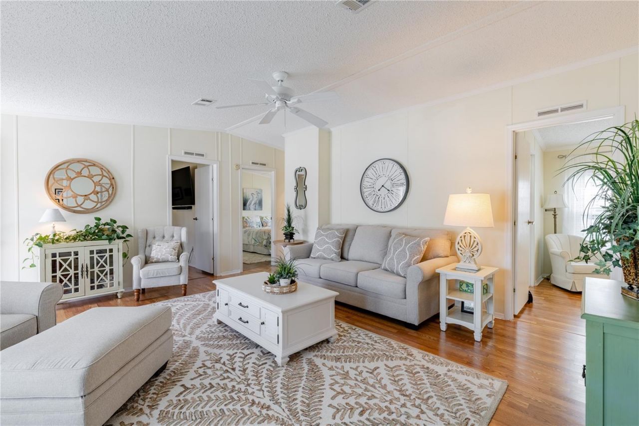 2611 Vindale Road, Tavares, FL 32778 Photo