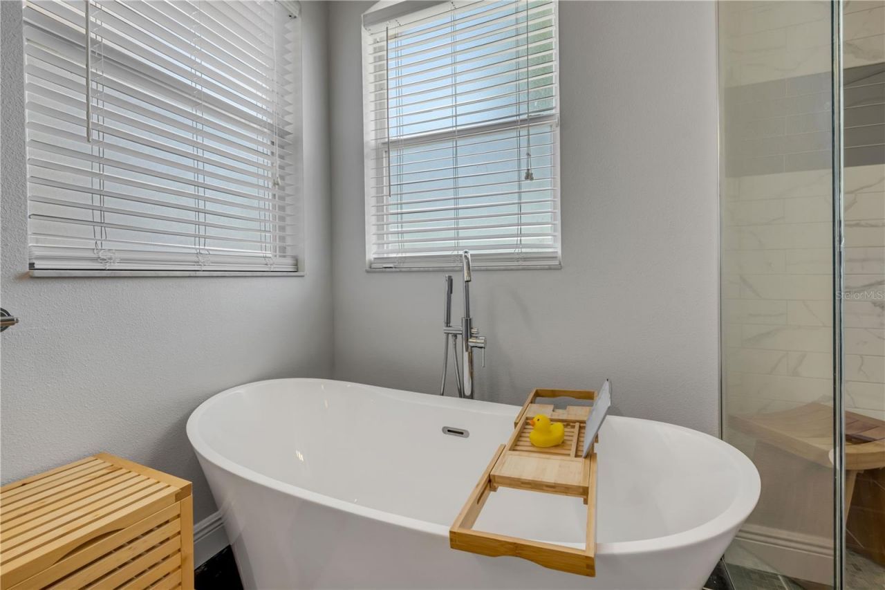 36624 Grand Island Oaks Circle , Grand Island, FL 32735 Photo