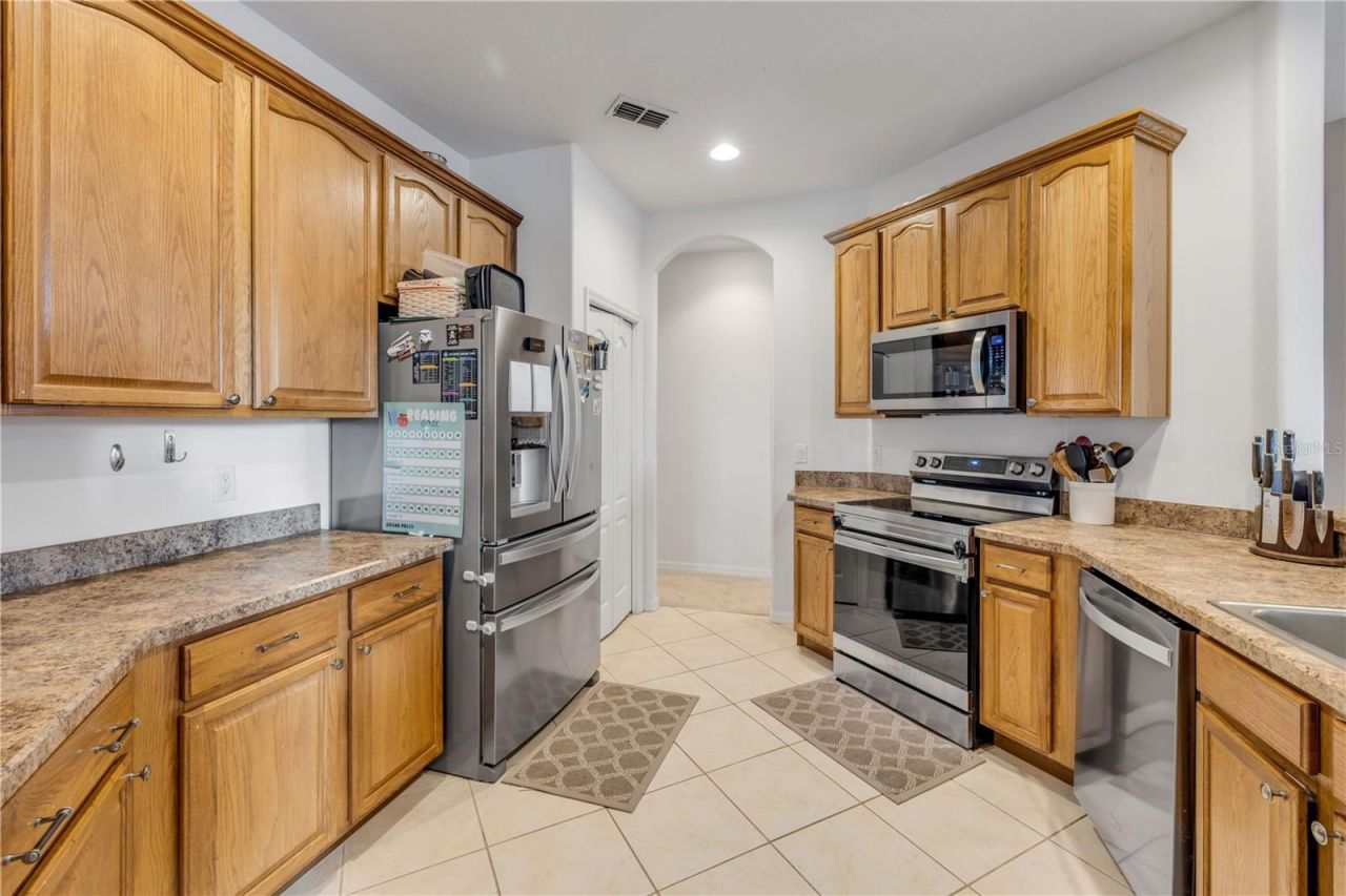 36624 Grand Island Oaks Circle , Grand Island, FL 32735 Photo