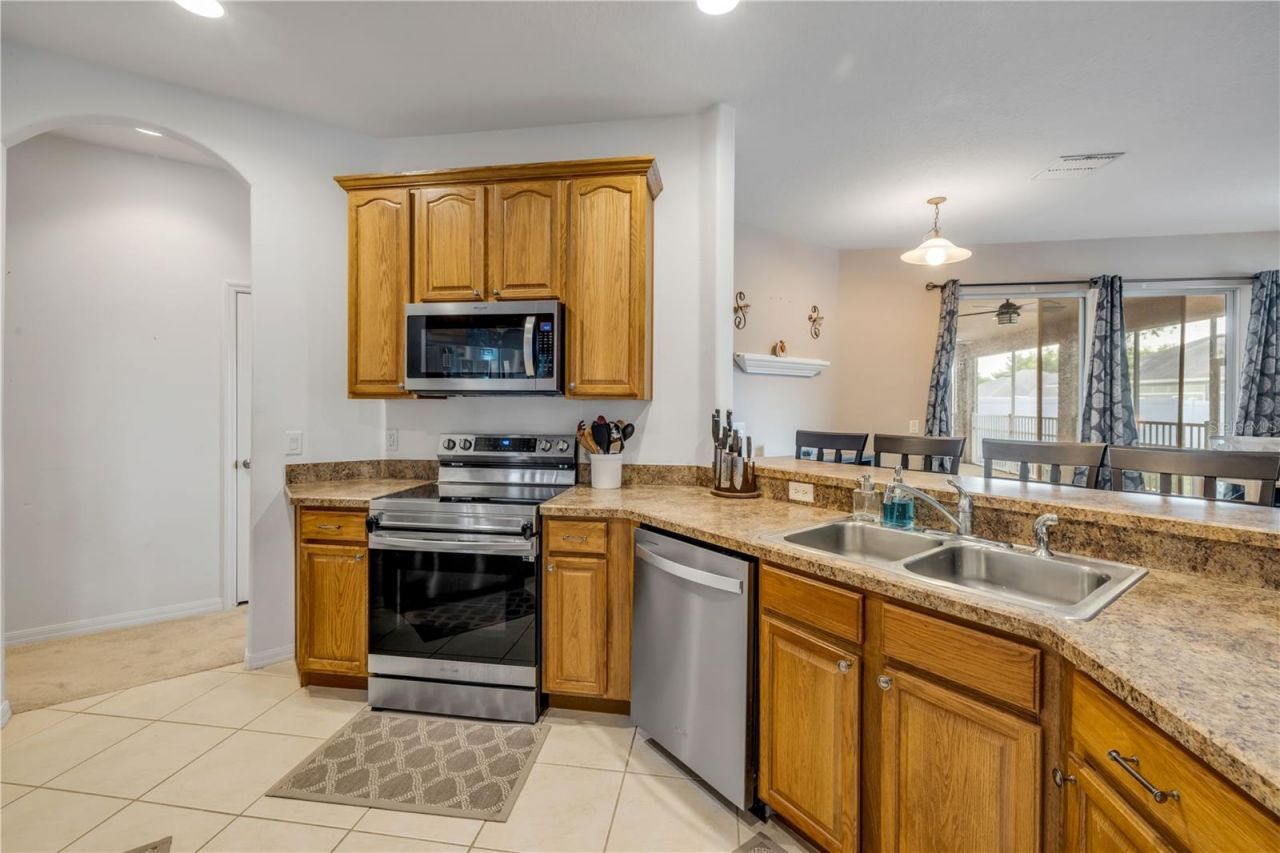 36624 Grand Island Oaks Circle , Grand Island, FL 32735 Photo
