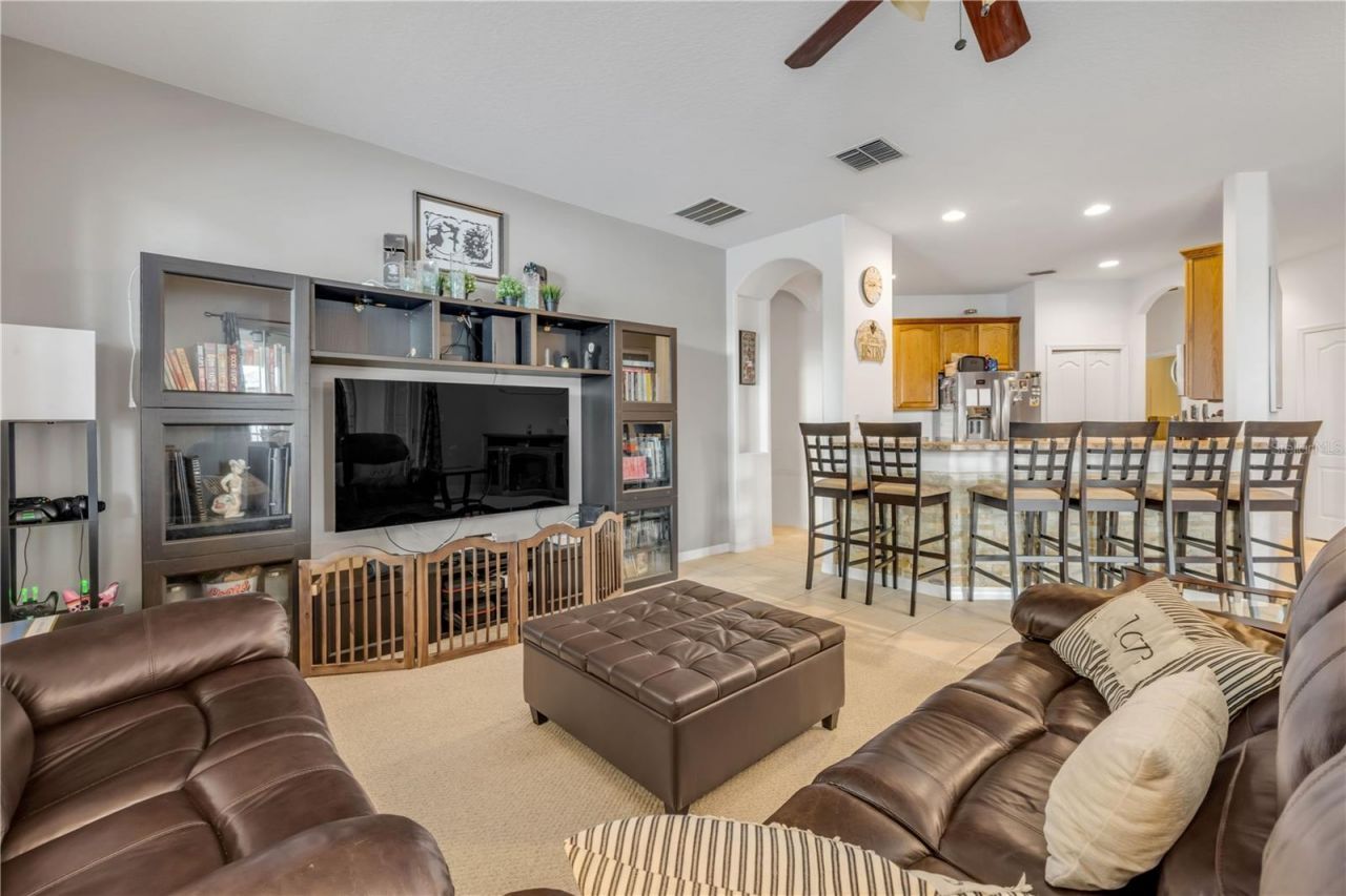 36624 Grand Island Oaks Circle , Grand Island, FL 32735 Photo