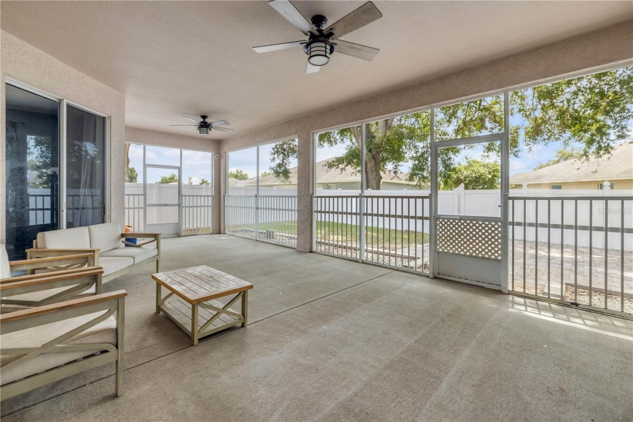 36624 Grand Island Oaks Circle , Grand Island, FL 32735 Photo