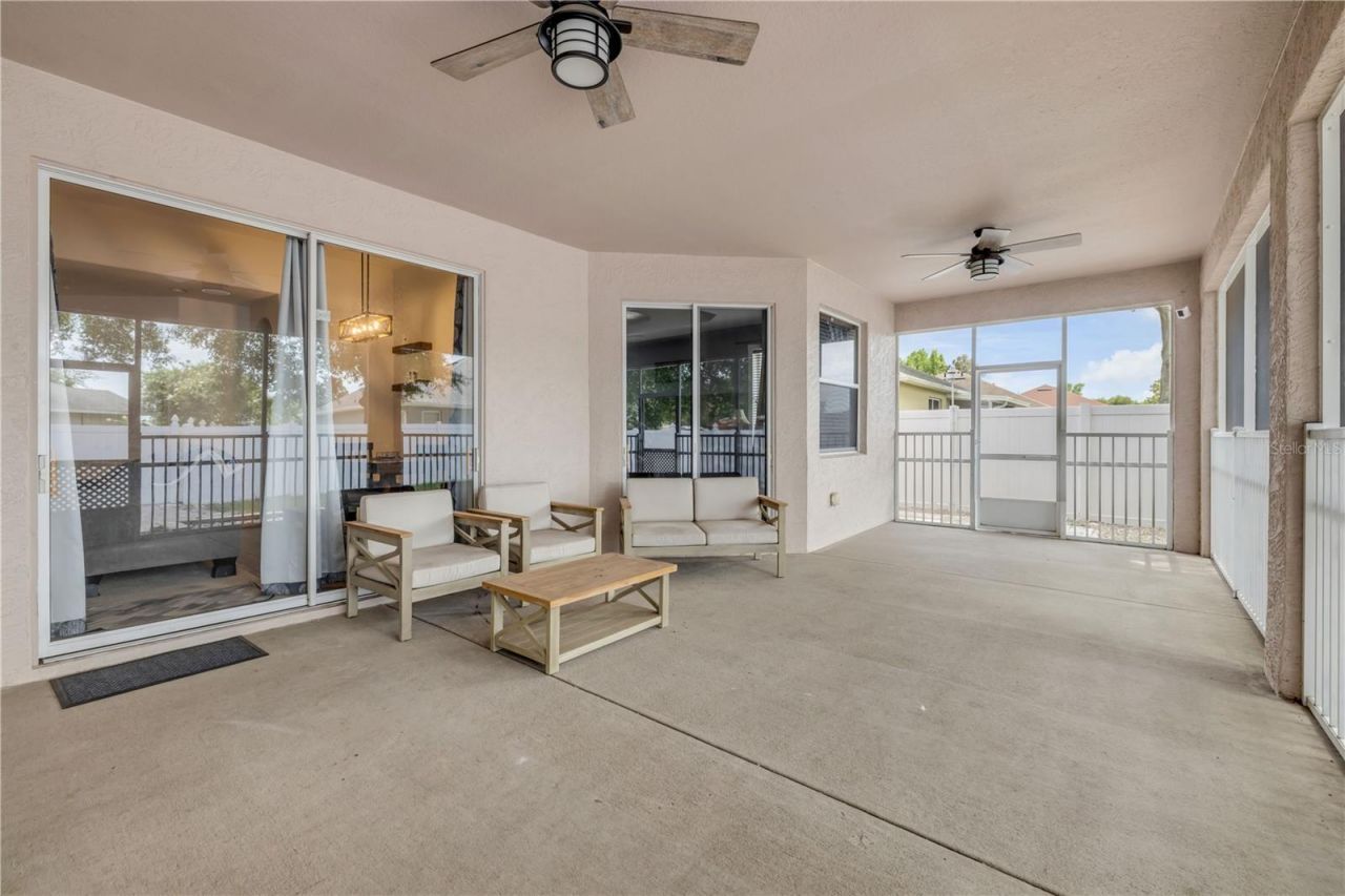 36624 Grand Island Oaks Circle , Grand Island, FL 32735 Photo