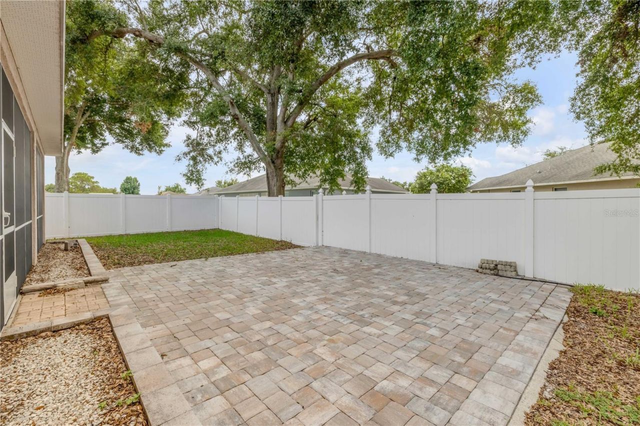 36624 Grand Island Oaks Circle , Grand Island, FL 32735 Photo