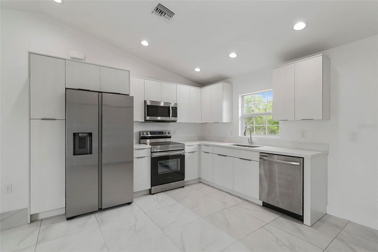 107 Elba Drive Ne, Lake Placid, FL 33852 Photo
