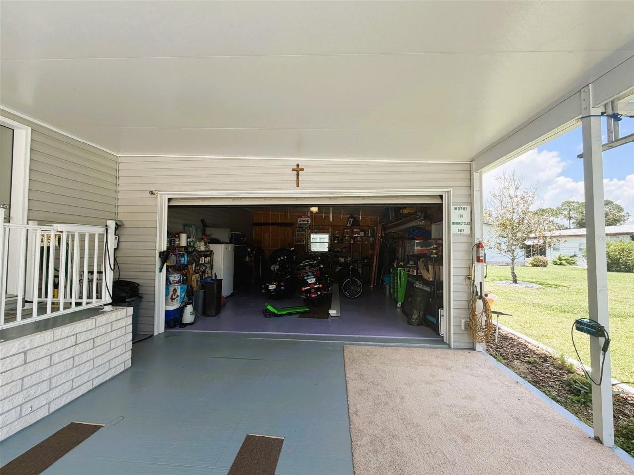 165 Sago Palm Drive , Leesburg, FL 34748 Photo