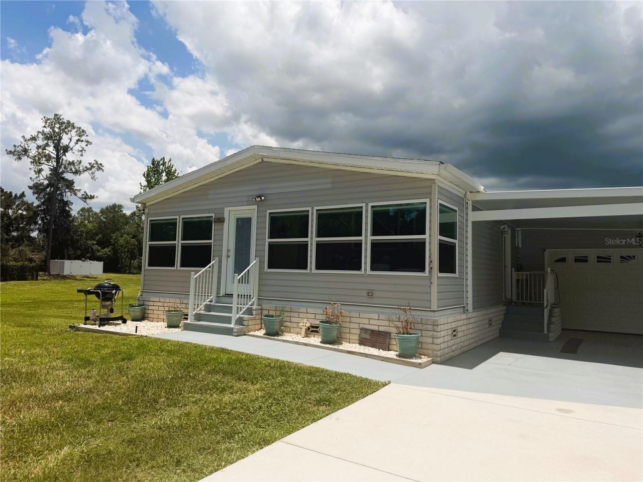 165 Sago Palm Drive , Leesburg, FL 34748 Photo