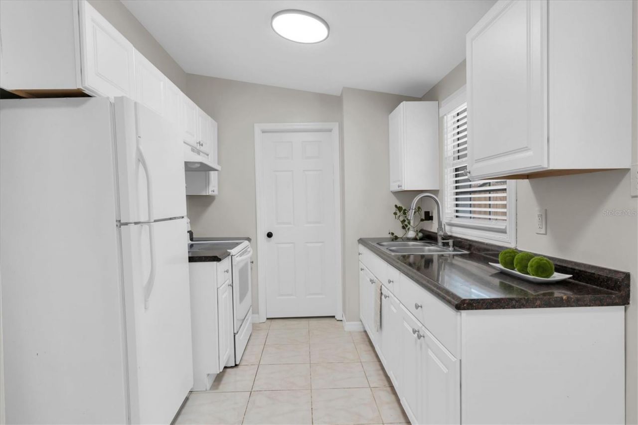 450 Davison Avenue Ne, Saint Petersburg, FL 33703 Photo