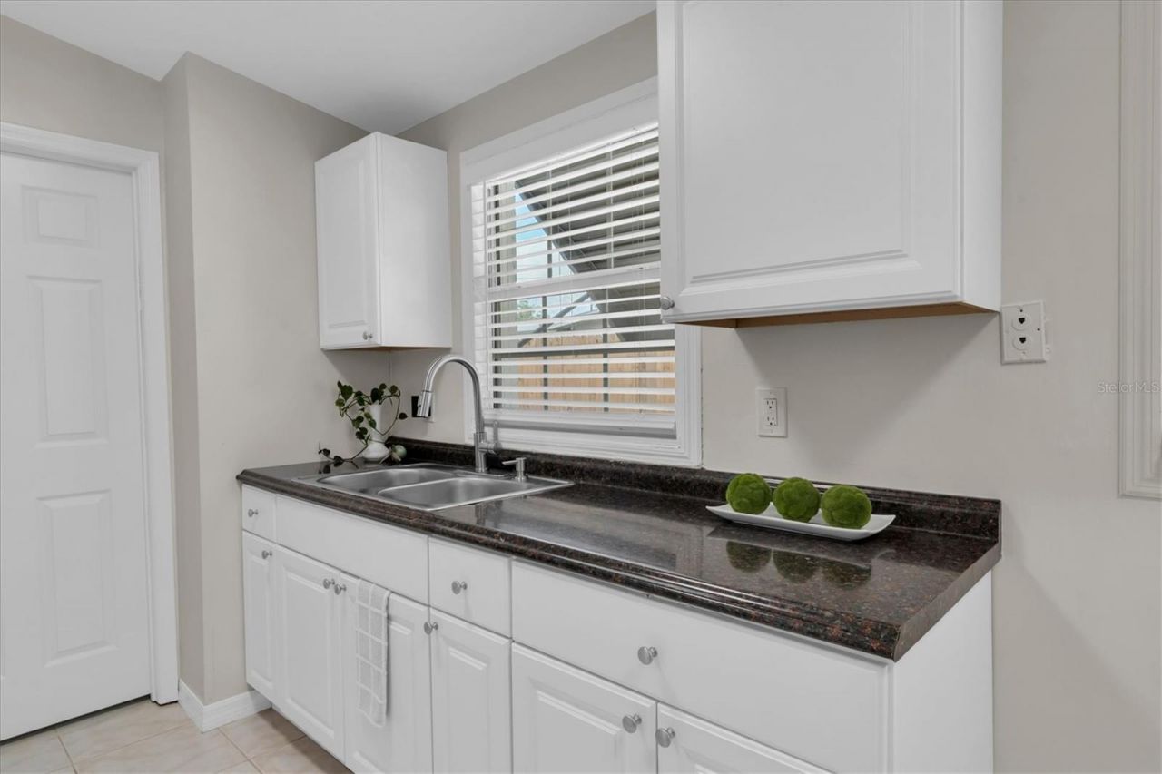450 Davison Avenue Ne, Saint Petersburg, FL 33703 Photo