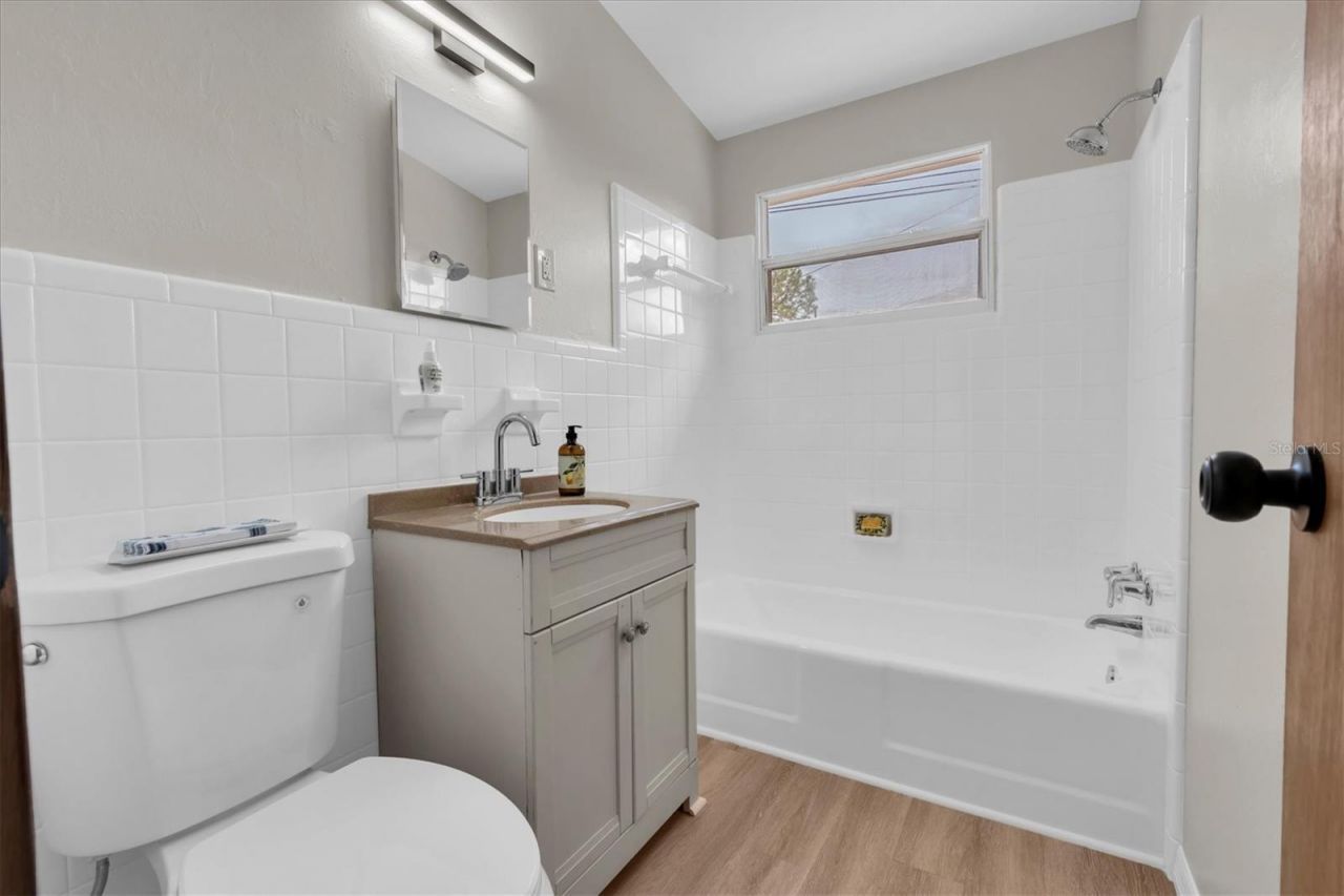 450 Davison Avenue Ne, Saint Petersburg, FL 33703 Photo
