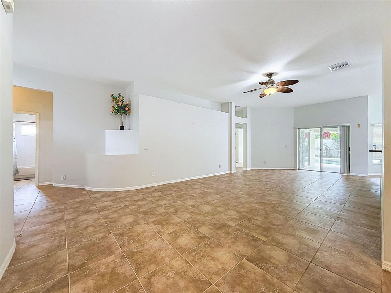 2003 Berry Lake Drive, Brandon, FL 33510 Photo