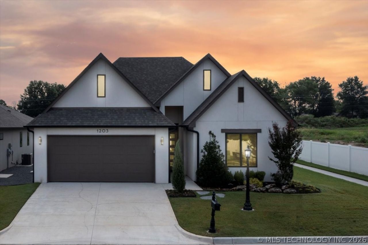 1203 N 71st Place , Broken Arrow, OK 74014 Main Photo