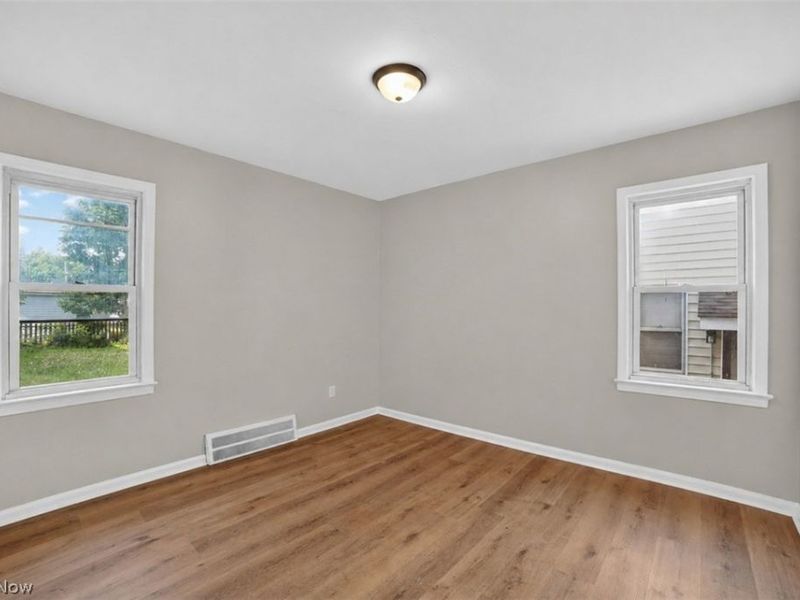 19500 Libby Road, Maple Heights, OH 44137 Photo 9