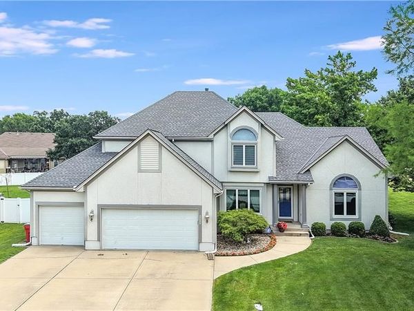 3912 Manhattan Avenue, Blue Springs, MO 64015