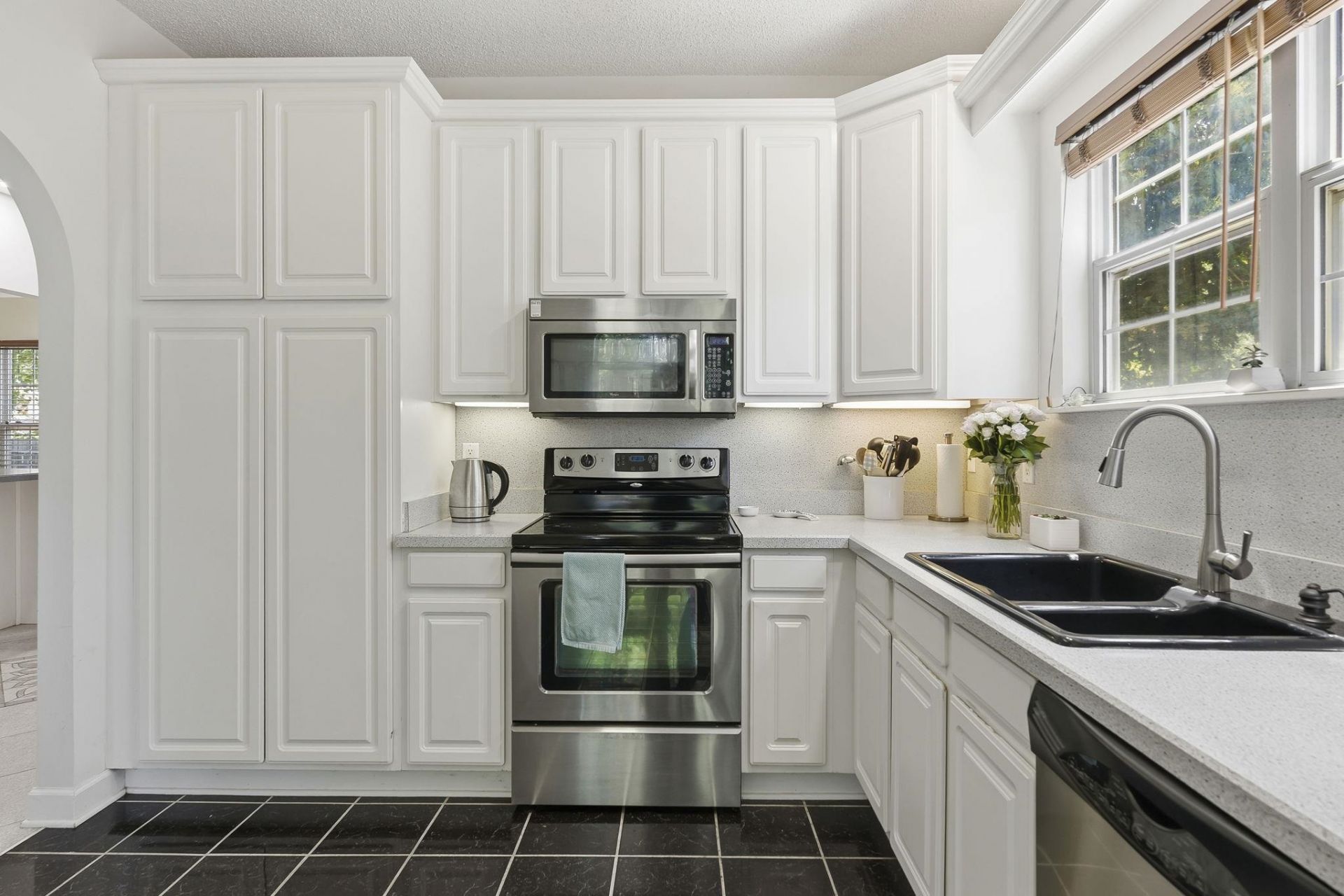 810 Brenda Pl.  Photo 10