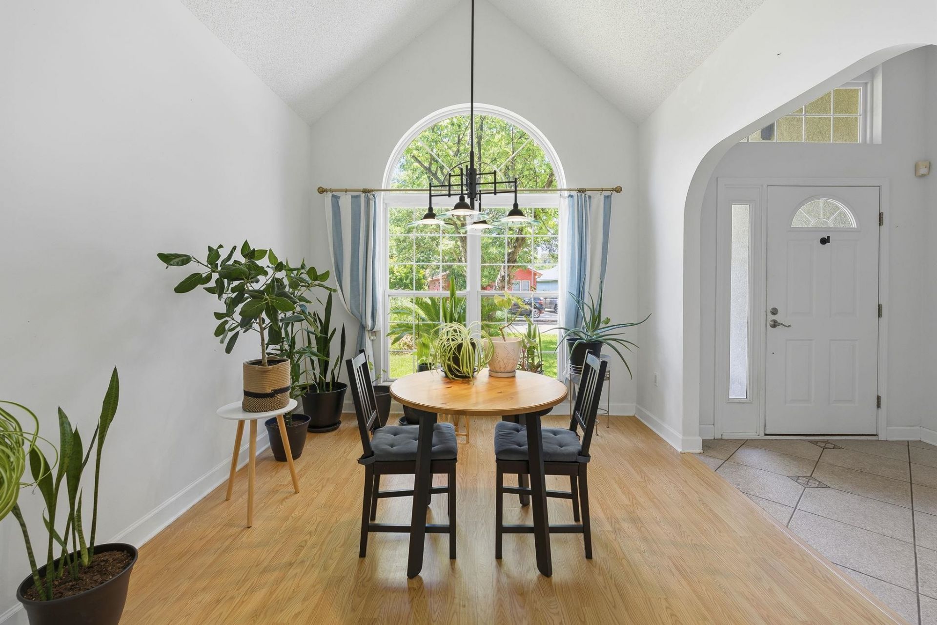 810 Brenda Pl.  Photo 16