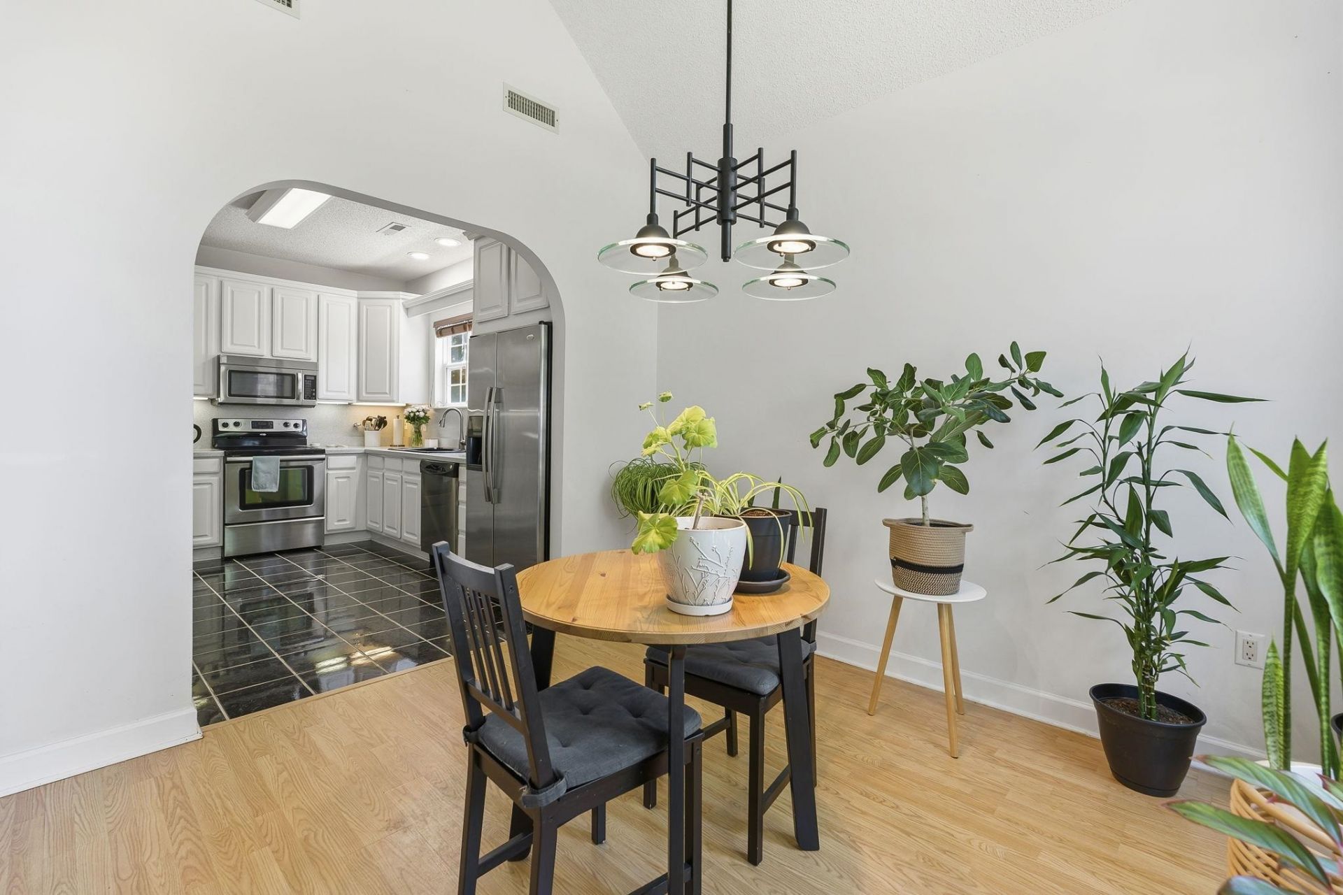 810 Brenda Pl.  Photo 17