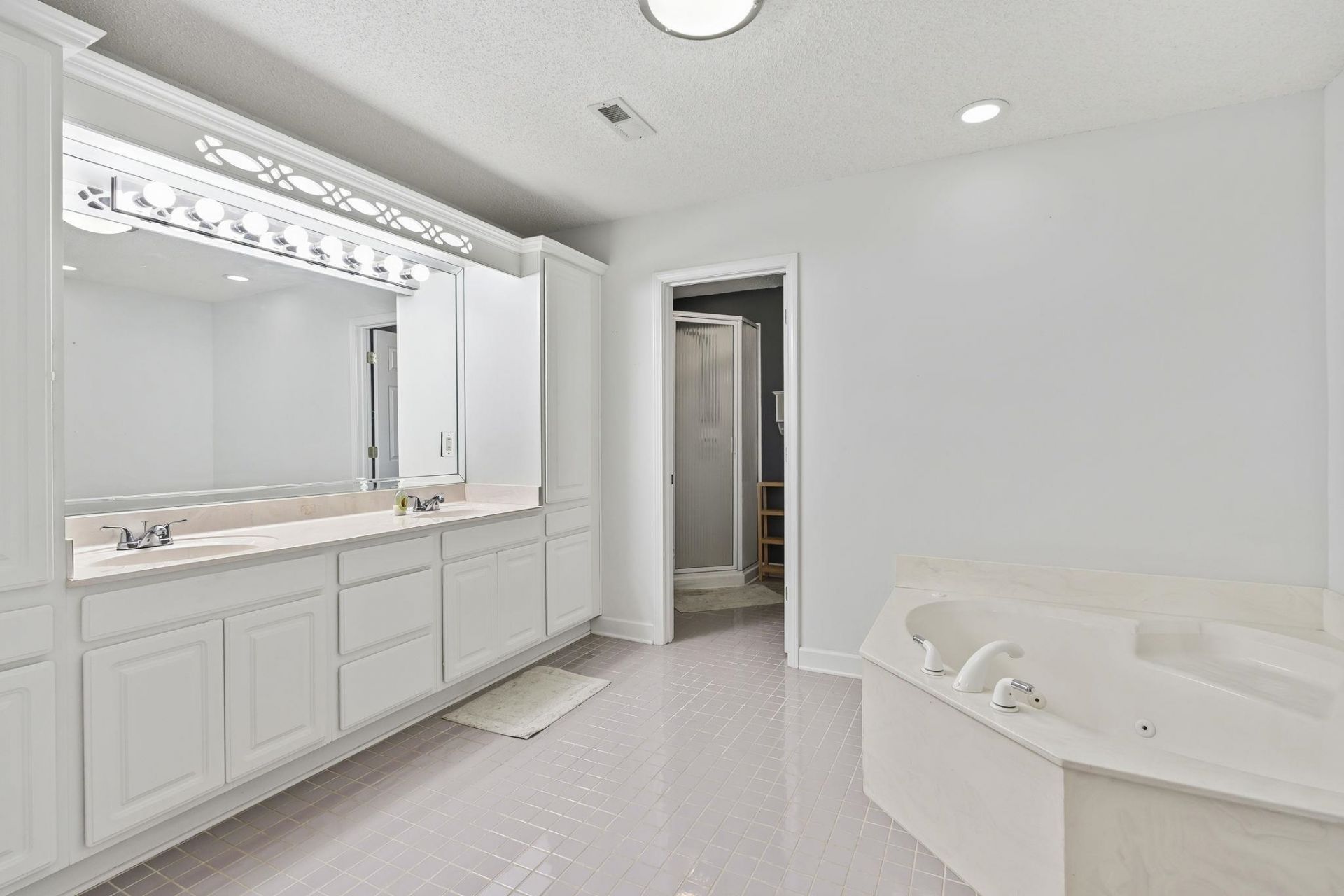 810 Brenda Pl.  Photo 23