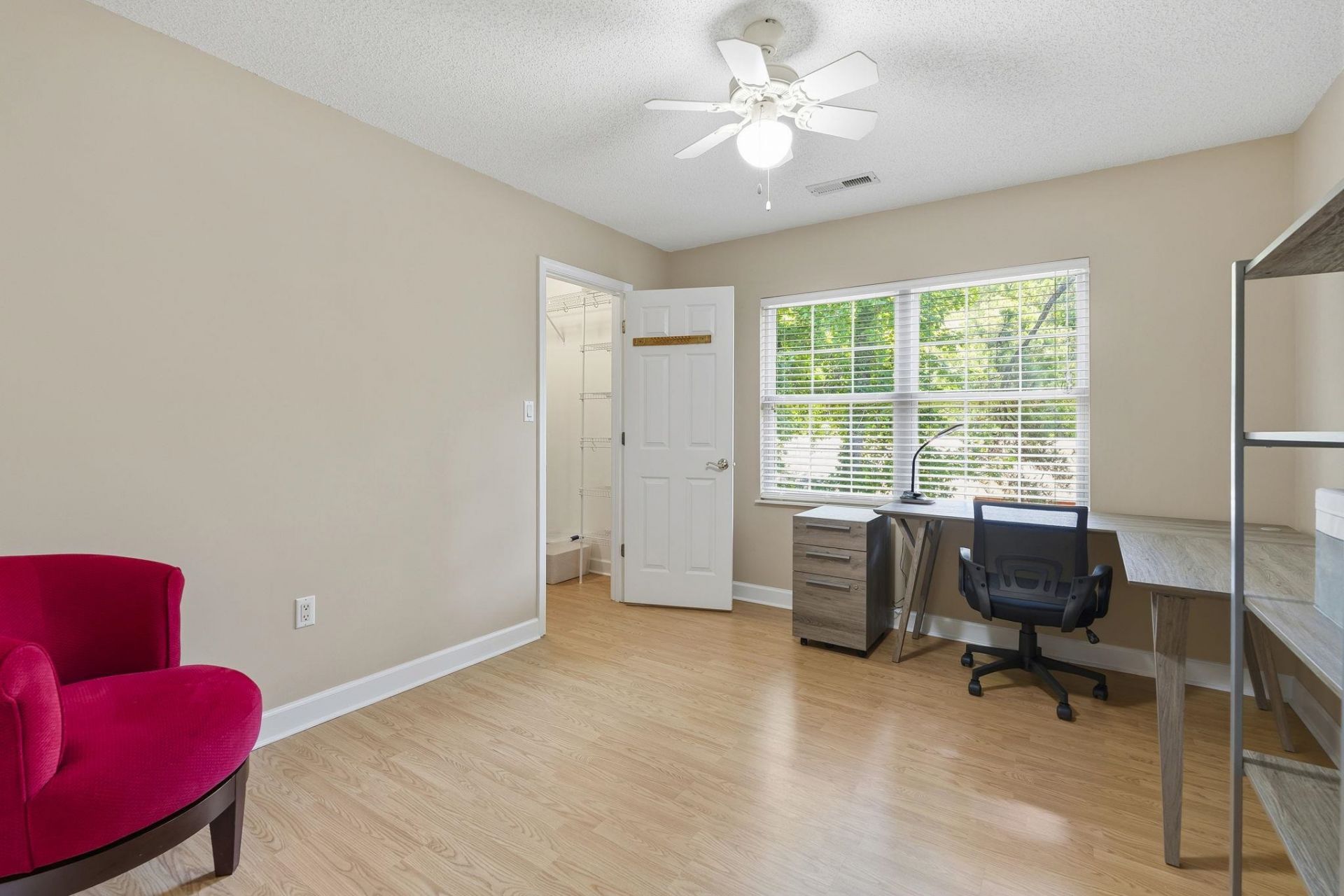 810 Brenda Pl.  Photo 27