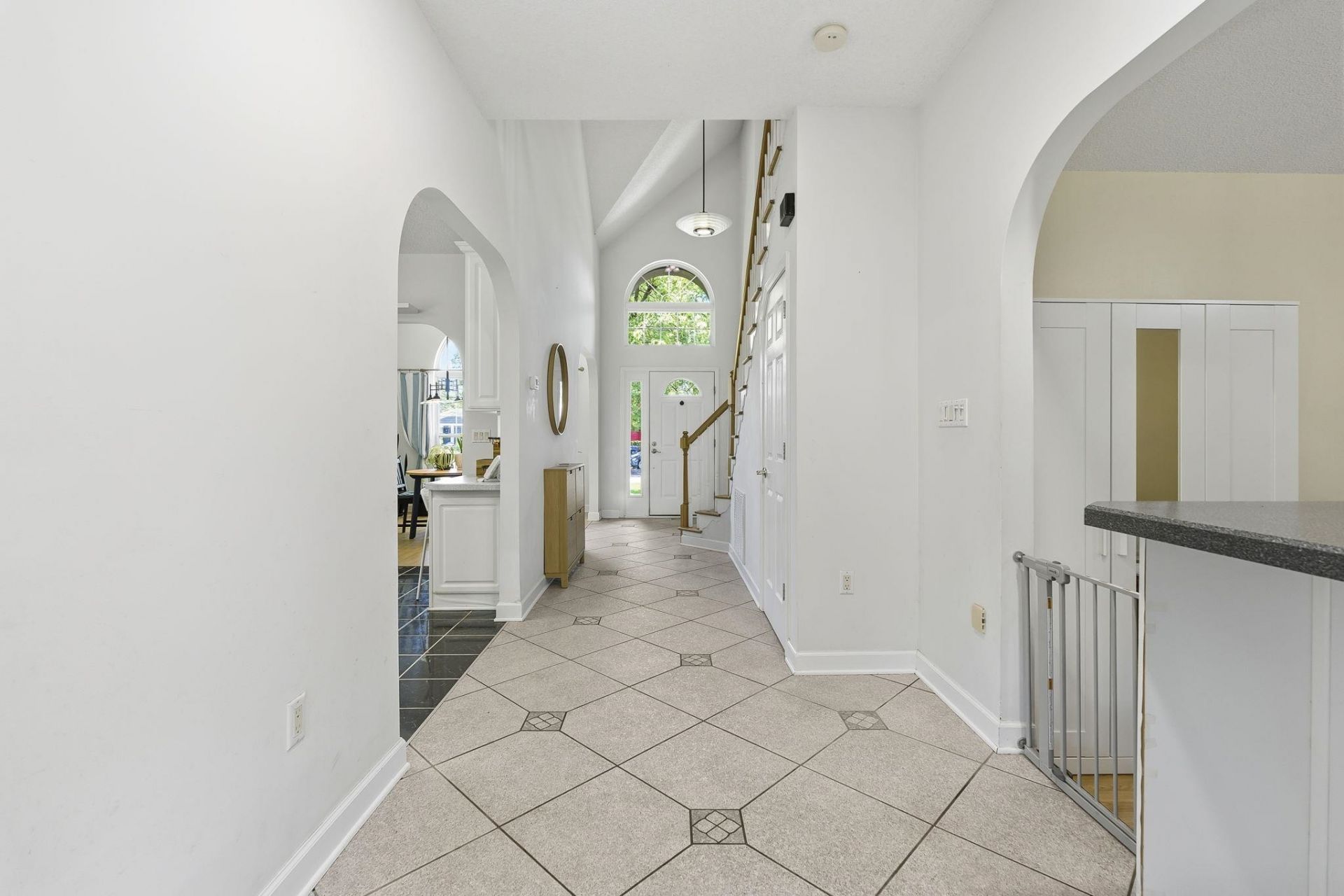 810 Brenda Pl.  Photo 4