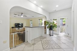 810 Brenda Pl.  photo 4