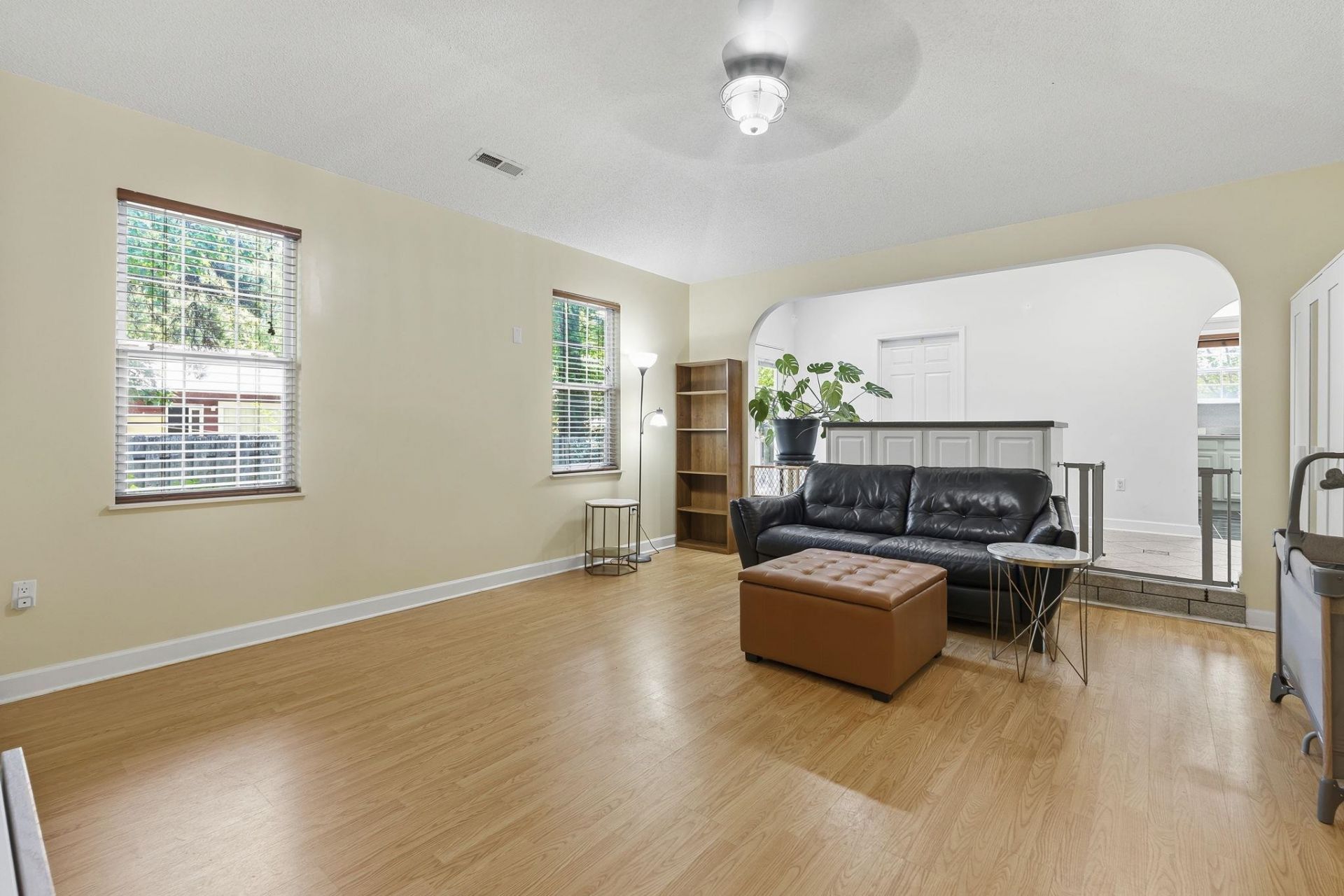 810 Brenda Pl.  Photo 8