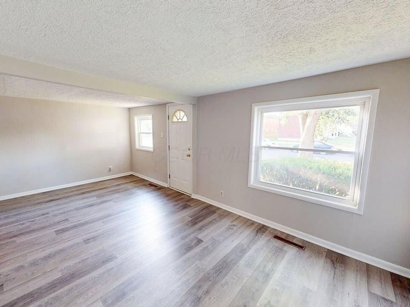 705 Riverview Drive , Columbus, OH 43202 Photo 7