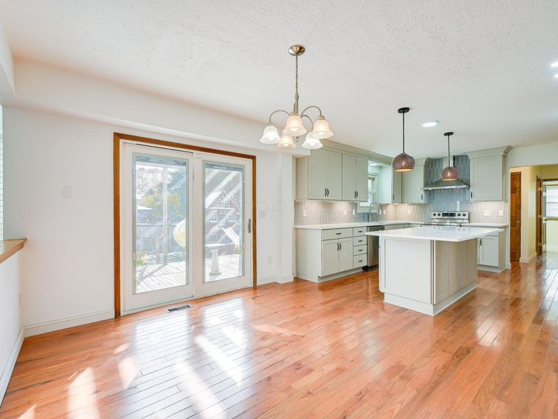 811 Mountainview Drive , Westerville, OH 43081 Photo 16